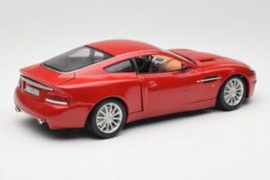 Aston Martin V12 Vanquish Rojo Bburago 1:18 34063 Metal - imagen 3 de 8