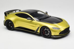 Aston Martin V12 Vantage Final Edition Cosmopolitan Yellow TopSpeed 1:18 TS0453 Metal - imagen 4 de 6
