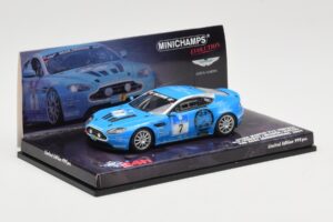 Aston Martin V12 Vantage #7 U. Bez / Porritt / R. Meaden / Mathai 24 Hours Nurburgring 2009 Minichamps 1:43 437091307 Metal - imagen 2 de 4