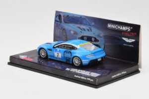 Aston Martin V12 Vantage #7 U. Bez / Porritt / R. Meaden / Mathai 24 Hours Nurburgring 2009 Minichamps 1:43 437091307 Metal - imagen 3 de 4