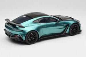 Aston Martin V12 Vantage Racing Green GT Spirit 1:18 GT922 Resina - imagen 2 de 6