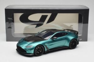 Aston Martin V12 Vantage Racing Green GT Spirit 1:18 GT922 Resina - imagen 6 de 6