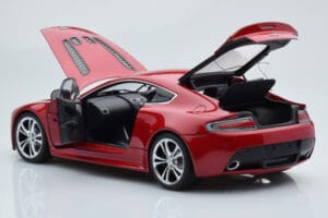 Aston Martin V12 Vantage Rojo AUTOart 1:18 70208 Metal - imagen 5 de 8