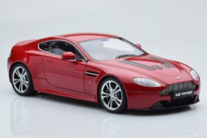 Aston Martin V12 Vantage Rojo AUTOart 1:18 70208 Metal - imagen 6 de 8