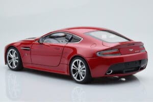 Aston Martin V12 Vantage Rojo AUTOart 1:18 70208 Metal - imagen 7 de 8