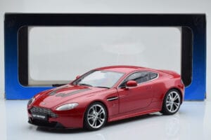 Aston Martin V12 Vantage Rojo AUTOart 1:18 70208 Metal - imagen 8 de 8