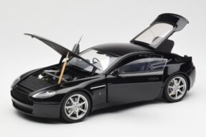 Aston Martin V8 Vantage Onyx Negro AUTOart 1:18 70202 Metal - imagen 2 de 8