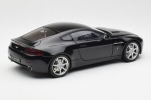 Aston Martin V8 Vantage Onyx Negro AUTOart 1:18 70202 Metal - imagen 3 de 8