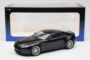 Aston Martin V8 Vantage Onyx Negro AUTOart 1:18 70202 Metal - imagen 8 de 8
