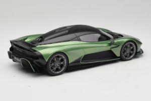 Aston Martin Valhalla Iridescent Emerald Green GT Spirit 1:18 GT558 Resina - imagen 2 de 6