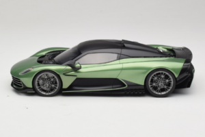 Aston Martin Valhalla Iridescent Emerald Green GT Spirit 1:18 GT558 Resina - imagen 3 de 6