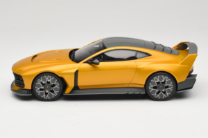 Aston Martin Valiant Auric Gold Metallic GT Spirit 1:18 GT546 Resina - imagen 3 de 6