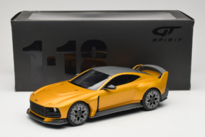 Aston Martin Valiant Auric Gold Metallic GT Spirit 1:18 GT546 Resina - imagen 6 de 6