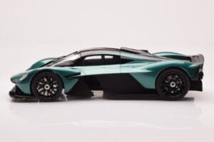 Aston Martin Valkyrie Racing Green GT Spirit 1:18 GT435 Resina - imagen 3 de 6
