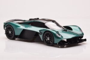 Aston Martin Valkyrie Racing Green GT Spirit 1:18 GT435 Resina - imagen 4 de 6