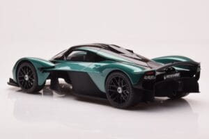 Aston Martin Valkyrie Racing Green GT Spirit 1:18 GT435 Resina - imagen 5 de 6