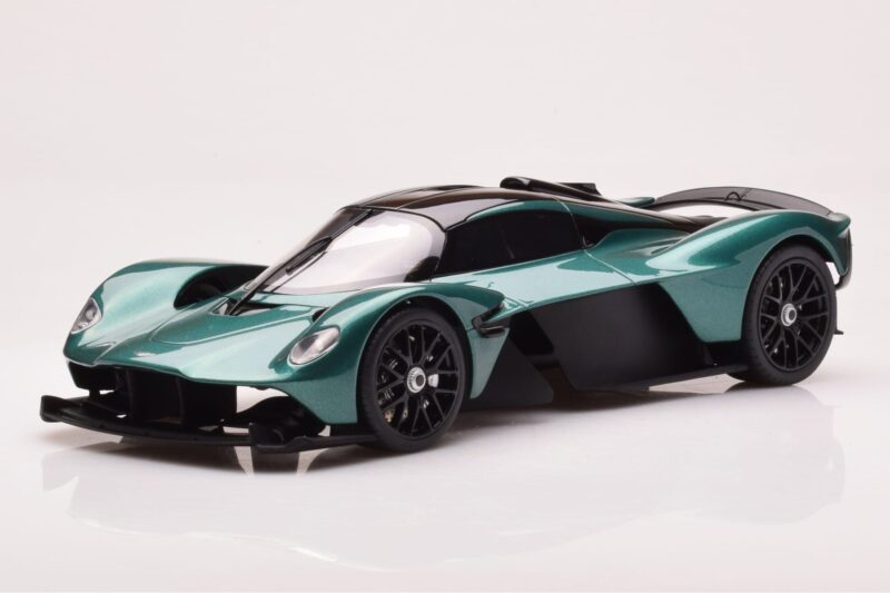 Aston Martin Valkyrie Racing Green GT Spirit 1:18 GT435 Resina