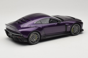 Aston Martin Valour Azul Oscuro GT Spirit 1:18 GT944 Resina - imagen 2 de 6
