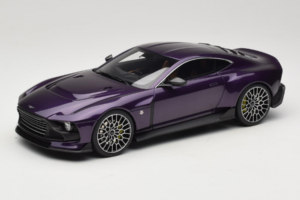 Aston Martin Valour Azul Oscuro GT Spirit 1:18 GT944 Resina