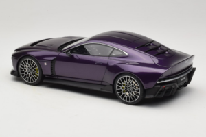 Aston Martin Valour Azul Oscuro GT Spirit 1:18 GT944 Resina - imagen 5 de 6
