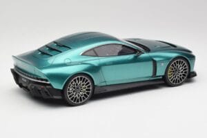 Aston Martin Valour Racing Green GT Spirit 1:18 GT480 Resina - imagen 2 de 6