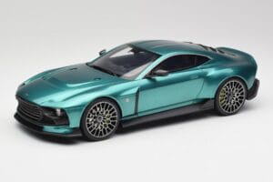 Aston Martin Valour Racing Green GT Spirit 1:18 GT480 Resina