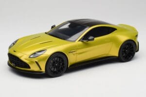 Aston Martin Vantage Cosmopolitan Yellow GT Spirit 1:18 GT514 Resina
