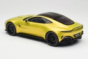 Aston Martin Vantage Cosmopolitan Yellow GT Spirit 1:18 GT514 Resina - imagen 5 de 6