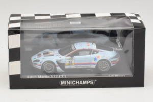 Aston Martin Vantage V12 GT3 #32 J. Stuck ADAC GT Masters 2012 Minichamps 1:43 437121332 Metal - imagen 5 de 5