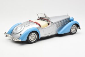 Audi 225 Front Roadster Azul Plateado CMC 1:18 M-075B Metal - imagen 2 de 6