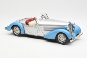 Audi 225 Front Roadster Azul Plateado CMC 1:18 M-075B Metal - imagen 4 de 6