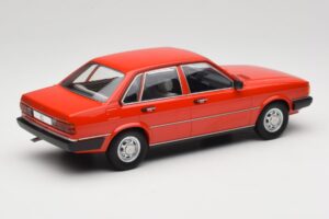 Audi 80 B2 GLS Rojo MCG 1:18 MCG18526 Metal - imagen 2 de 6