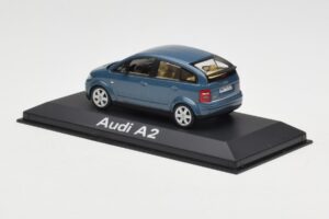 Audi A2 Blue Metallic Minichamps 1:43 20022200748005 Metal - imagen 3 de 4