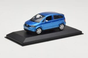 Audi A2 Light Blue Metallic Minichamps 1:43 AUDI007 Metal - imagen 2 de 4