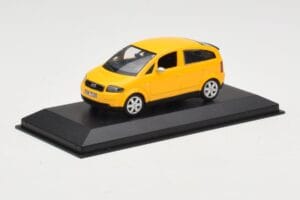 Audi A2 8Z Amarillo Minichamps 1:43 AUDI005 Metal - imagen 2 de 4