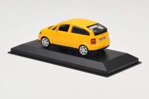 Audi A2 8Z Amarillo Minichamps 1:43 AUDI005 Metal - imagen 3 de 4