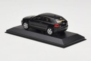 Audi A3 8P Black Metallic Minichamps 1:43 12000 Metal - imagen 3 de 4