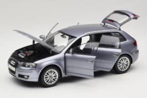 Audi A3 8P Sportback Light Blue Metallic Kyosho 1:18 5010403025 Metal - imagen 2 de 8