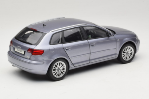 Audi A3 8P Sportback Light Blue Metallic Kyosho 1:18 5010403025 Metal - imagen 3 de 8