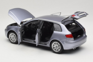 Audi A3 8P Sportback Light Blue Metallic Kyosho 1:18 5010403025 Metal - imagen 5 de 8