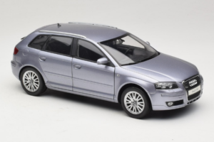 Audi A3 8P Sportback Light Blue Metallic Kyosho 1:18 5010403025 Metal - imagen 6 de 8