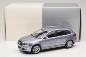Audi A3 8P Sportback Light Blue Metallic Kyosho 1:18 5010403025 Metal - imagen 8 de 8