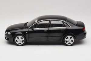 Audi A4 B6 3.2 Quattro Negro Minichamps 1:18 5010404125 Metal - imagen 4 de 8