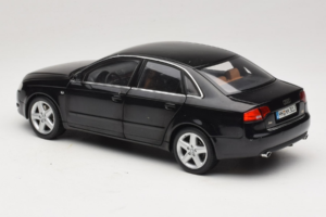 Audi A4 B6 3.2 Quattro Negro Minichamps 1:18 5010404125 Metal - imagen 7 de 8