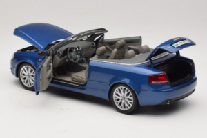 Audi A4 B6 Descapotable Azul Norev 1:18 5010504325 Metal - imagen 5 de 9