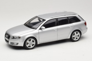 Audi A4 B7 3.2 Quattro Avant Plata Minichamps 1:18 5010404215 Metal