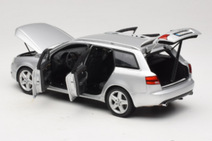 Audi A4 B7 3.2 Quattro Avant Plata Minichamps 1:18 5010404215 Metal - imagen 5 de 8