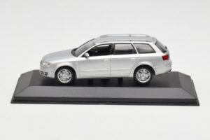 Audi A4 B7 Avant Plata Minichamps 1:43 AUDI009 Metal