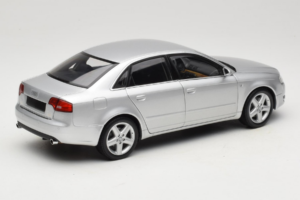 Audi A4 B7 Plata Minichamps 1:18 100014402 Metal - imagen 3 de 8