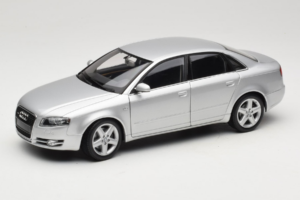 Audi A4 B7 Plata Minichamps 1:18 100014402 Metal